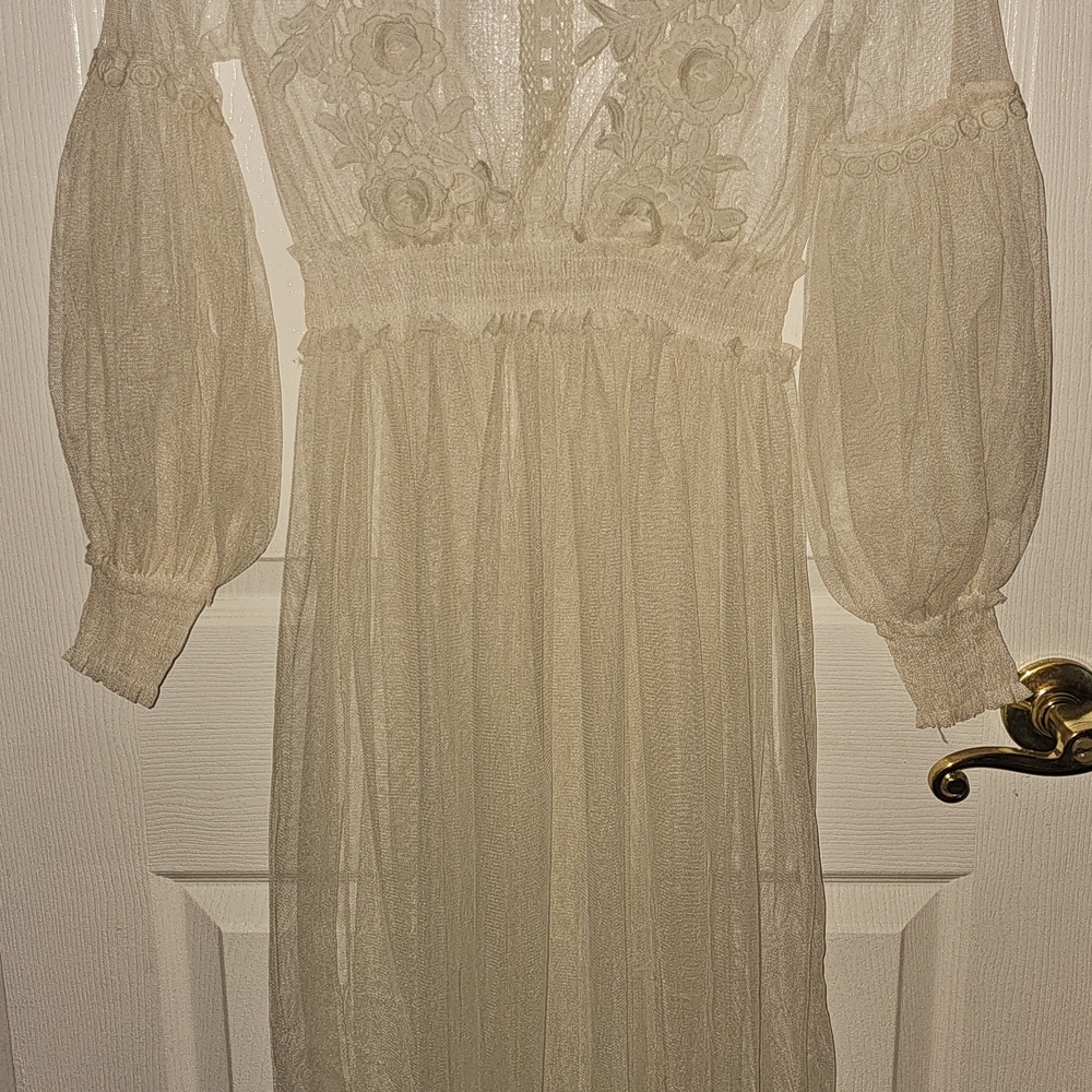 Elegant Cream Lace Dress